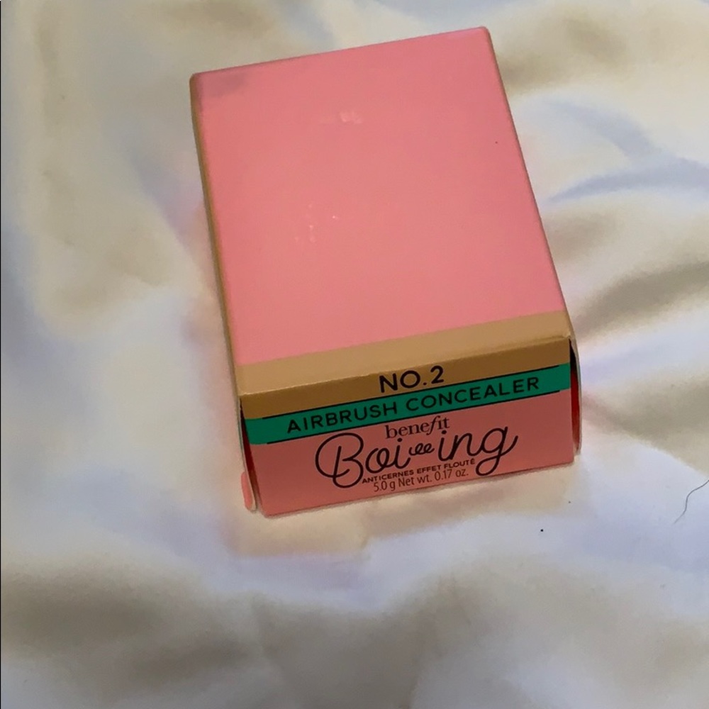 Benefit airbrush concealer